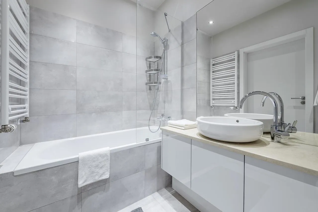 Executive Suites Moko Warsaw Apartment